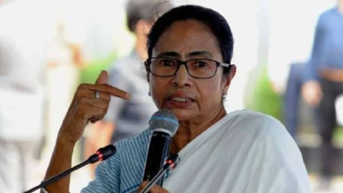 মমতা বন্দ্যোপাধ্যায়ের হেলিকপ্টার