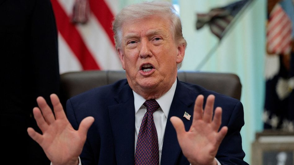 'হয় আমেরিকা থেকে তেল কিনুন, নয় হরমুজ দখল করুন,' উস্কানি ট্রাম্পের 'হয় আমেরিকা থেকে তেল কিনুন, নয় হরমুজ দখল করুন,' উস্কানি ট্রাম্পের