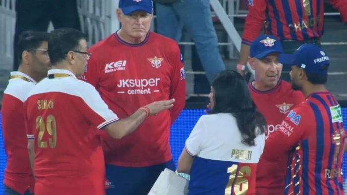 ঋষভ পন্তের সঙ্গে আলোচনার সেই ছবি