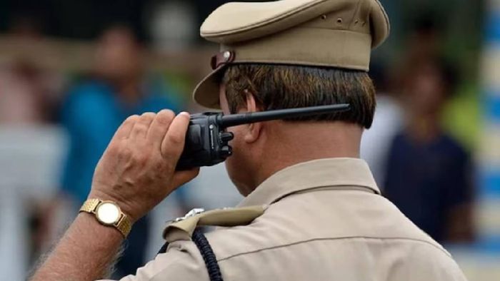 মালদায় পুলিশকে আক্রমণ