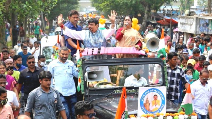 তৃণমূলপ্রার্থী সুজিত বসুর প্রচার।-ফাইল ছবি