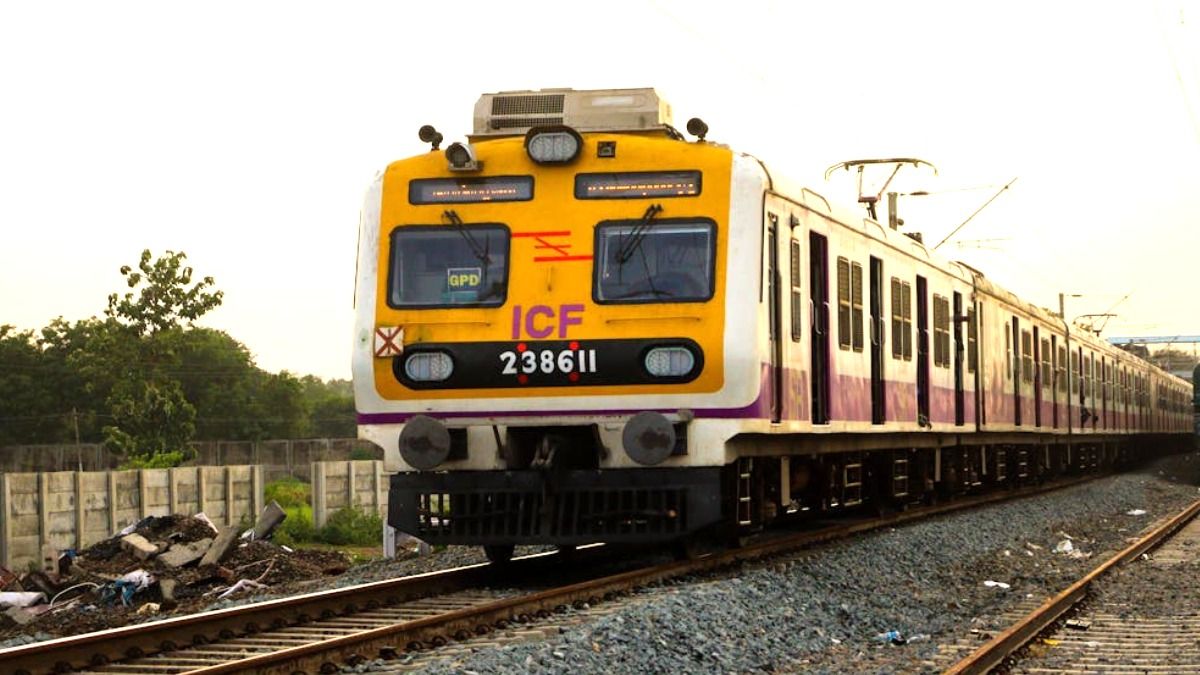 হাওড়ায় ১৪টি লাইনে শুরু রেলের কাজ, আজ বাতিল ৪০টি লোকাল