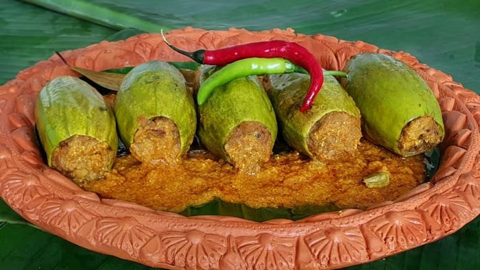 পটল অতীত, হেঁশেলে বানান জিভে জল আনা লঙ্কা-চিংড়ির দোলমা