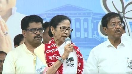 'বালুর মতো এত ভাল কাজ কেউ করেনি', জেল ফেরত জ্যোতিপ্রিয়কে দরাজ সার্টিফিকেট মমতার