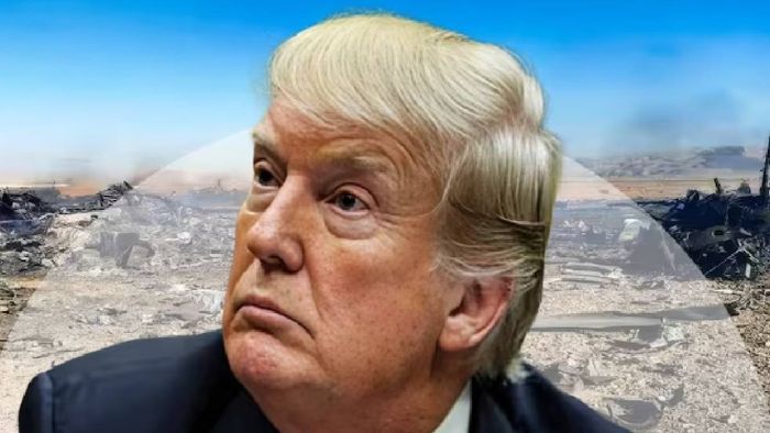 ডোনাল্ড ট্রাম্পের পদত্যাগের দাবি