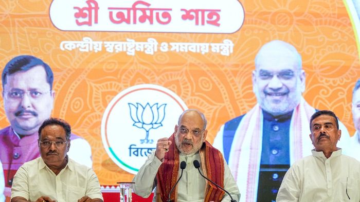 BJP-র ‘সঙ্কল্পপত্রে’ বাংলার জন্য কী কী চমকের সম্ভাবনা?