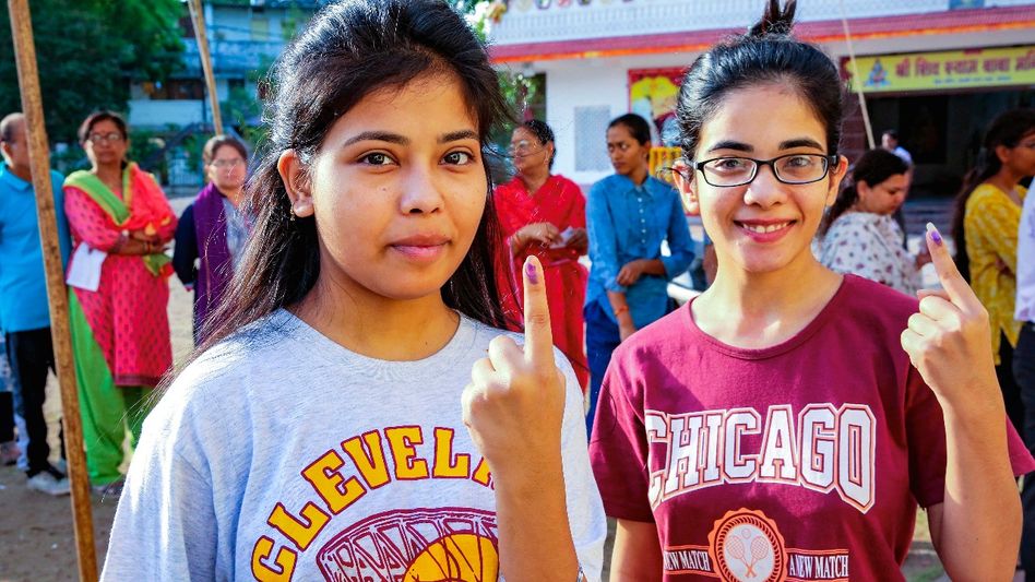 এবারের প্রথম ভোট দেবেন? ফার্স্ট টাইম ভোটারদের জন্য রইল স্টেপ বাই স্টেপ গাইড এবারের প্রথম ভোট দেবেন? ফার্স্ট টাইম ভোটারদের জন্য রইল স্টেপ বাই স্টেপ গাইড