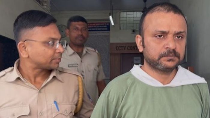 স্ত্রীকে খুন করে লাশ নিয়ে সংসার, নিজেই থানায় ফোন স্বামীর; শিলিগুড়িতে রবিনসন কাণ্ডের ছায়া