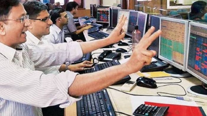 সেনসেক্স, নিফটির লাফ