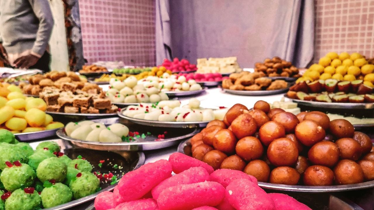 পয়লা বৈশাখে মিষ্টির বড় অর্ডার নিতে চাইছেন না দোকানীরা, কেন?