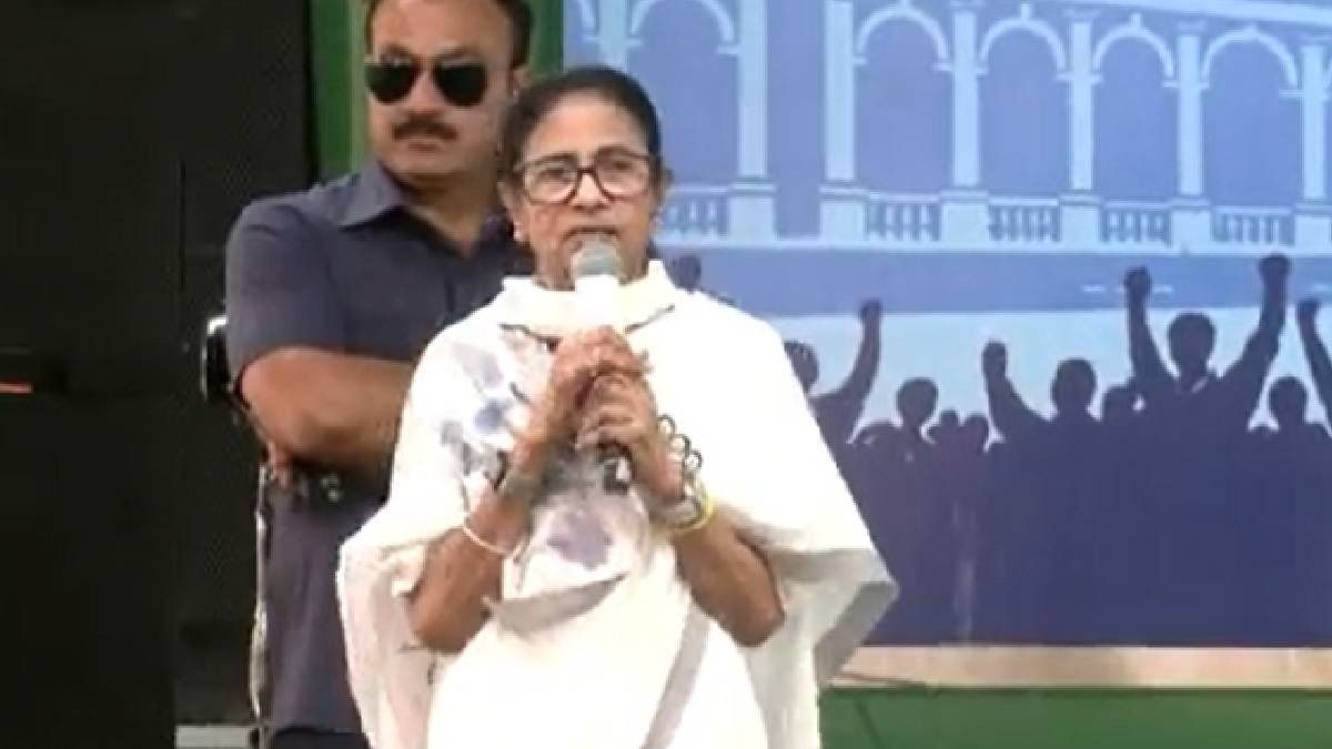 UCC-কে আক্রমণে মমতা