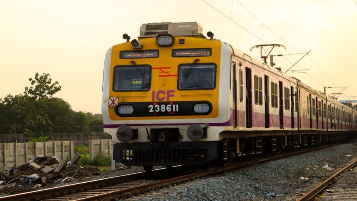 সকাল ১১টা থেকে বিকেল ৫টা পর্যন্ত হাওড়ায় বাতিল বহু লোকাল ট্রেন, দেখুন লিস্ট