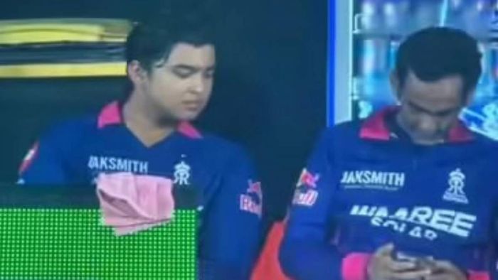 বৈভবের সঙ্গে ম্যানেজার রোমি