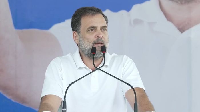 রায়গঞ্জে মোদী-মমতাকে একযোগে নিশানা রাহুলের