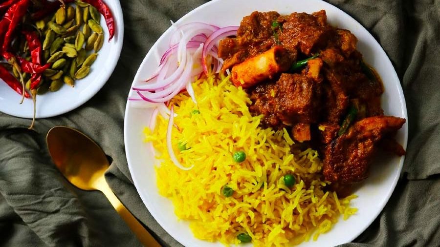 বাসন্তী পোলাও ও কষা মাংস