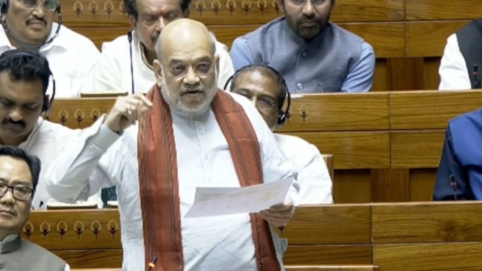 লোকসভার আসন বাড়লে দক্ষিণের দাপট শেষ? অঙ্ক বোঝালেন শাহ লোকসভার আসন বাড়লে দক্ষিণের দাপট শেষ? অঙ্ক বোঝালেন শাহ