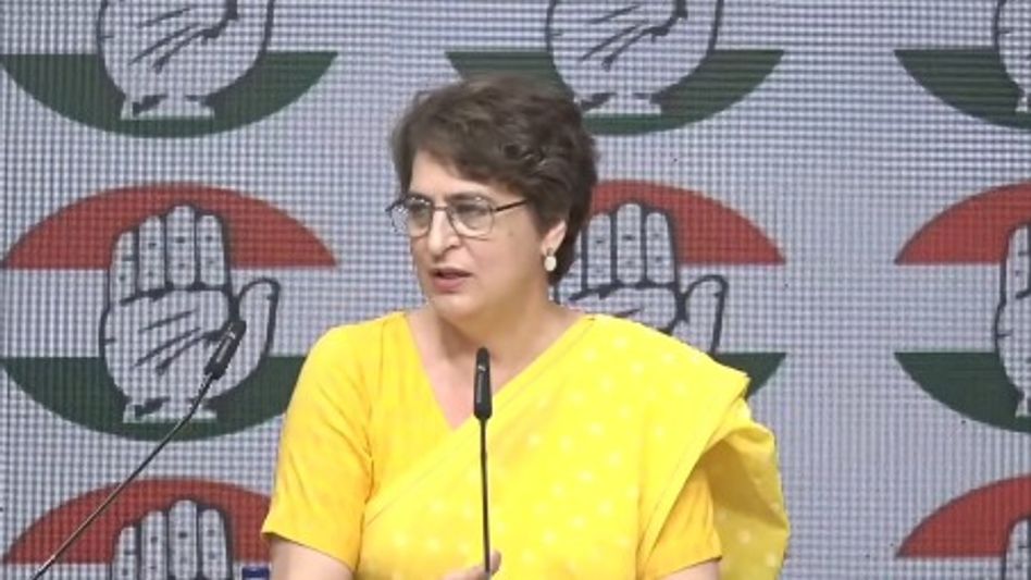 महिला आरक्षण और परिसीमन बिल पर संसद में सरकार की हार, प्रियंका गांधी ने बताया लोकतंत्र की बड़ी जीत महिला आरक्षण और परिसीमन बिल पर संसद में सरकार की हार, प्रियंका गांधी ने बताया लोकतंत्र की बड़ी जीत