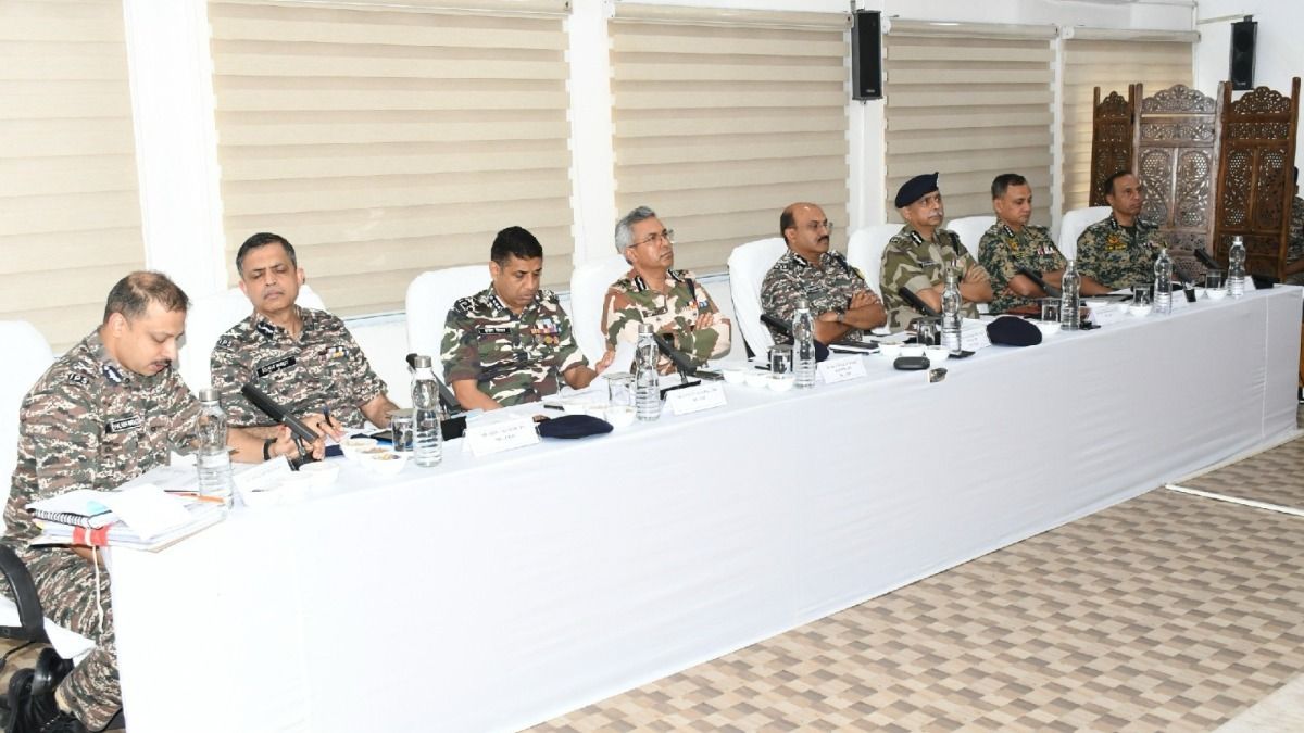 ভোটে অশান্তি হলে 'জিরো টলারেন্স', সল্টলেকে সিআরপিএফের বৈঠকে সিদ্ধান্ত