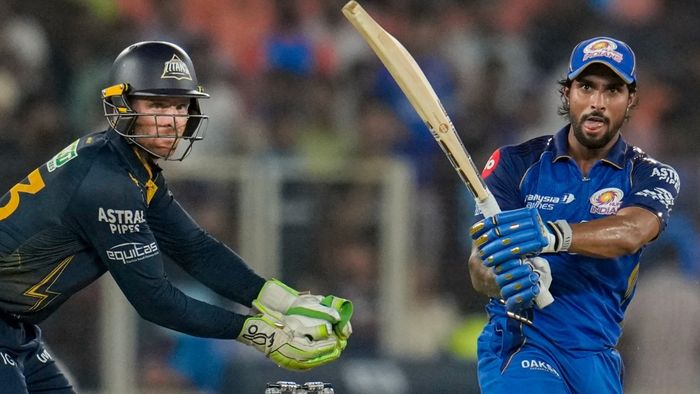 Tilak Verma Century MI Vs GT: ঝলসে উঠল ব্যাট, সূর্য-হার্দিকরা ব্যর্থ হলেও সেঞ্চুরি হাঁকালেন তিলক