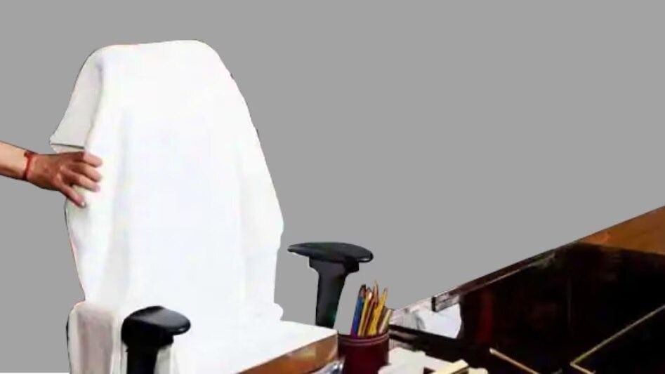 সরকারি অফিসে চেয়ারের ওপর সাদা তোয়ালে রাখার নিয়ম, কারণটা কী?