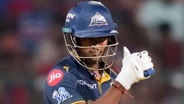 Sai Sudarshan Century RCB Vs GT IPL 2026: RCB-র বোলারদের নিয়ে ছেলেখেলা সুদর্শনের, ৫৭ বলে হাঁকালেন সেঞ্চুরি