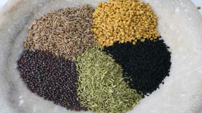 Bengali Five Spice Mix Health Benefits: হেঁশেলের জাদুকর পাঁচফোড়ন, ডাল থেকে আচার, বাঙালির স্বাদ-স্বাস্থ্যের আসল চাবিকাঠি