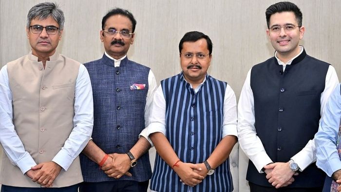 AAP-নেতারা বিপাকে?