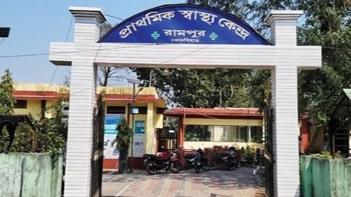 নার্সরা আসছেন না, কোচবিহারের হাসপাতালে তালা ঝোলালেন ক্ষুব্ধ চিকিৎসকরা