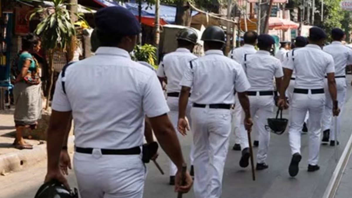 সোশ্যাল মিডিয়ায় আপত্তিকর পোস্ট ও সাম্প্রদায়িক কমেন্টের অভিযোগ, সাসপেন্ড কলকাতা পুলিশের কনস্টেবল