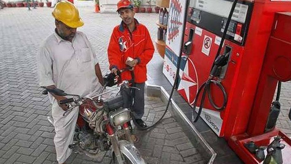 “আমাদের ভাঁড়ার শূন্য, ভারতের হাতে ৭০ দিনের তেল!” খোদ পাক মন্ত্রীর কণ্ঠে ঝরল চরম হাহাকার “আমাদের ভাঁড়ার শূন্য, ভারতের হাতে ৭০ দিনের তেল!” খোদ পাক মন্ত্রীর কণ্ঠে ঝরল চরম হাহাকার