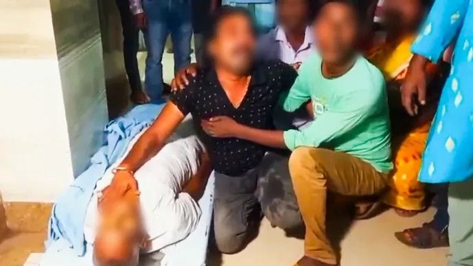  ভোটকেন্দ্রে কেন্দ্রীয় বাহিনীর ধাক্কায় বৃদ্ধের মৃত্যু, বিস্ফোরক  অভিযোগ অভিষেকের 