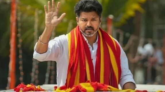 প্রথমবার ভোটে লড়েই ৯৮-১২০ আসন পেতে পারে TVK, তামিলনাড়ুর পরবর্তী মুখ্যমন্ত্রী সুপারস্টার বিজয়?