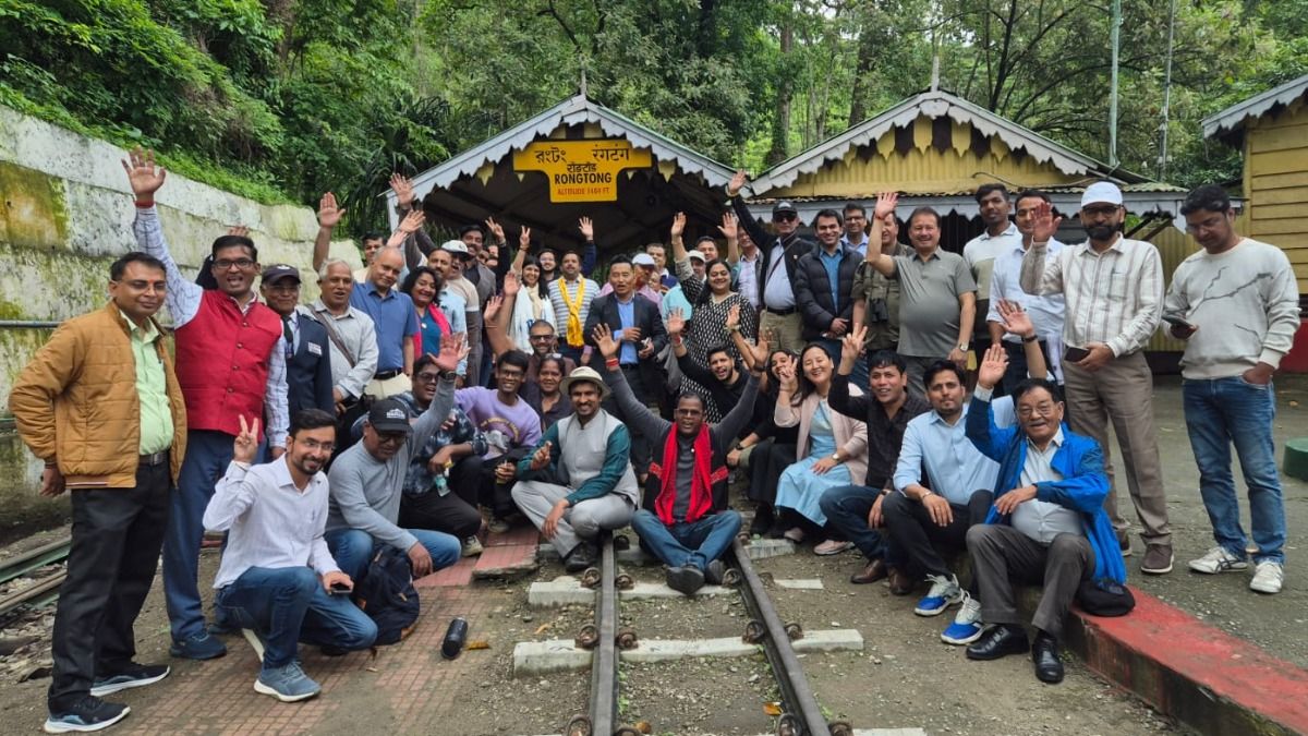 কার্শিয়াঙে হেরিটেজ ট্যুরিজমের নয়া দিশা, ট্রয় ট্রেনের সঙ্গে হাত মেলাল চা বাগান