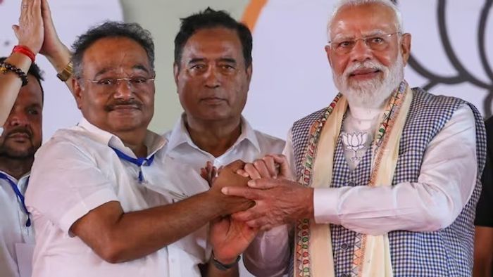 PM মোদীর সঙ্গে শমীক ভট্টাচার্য
