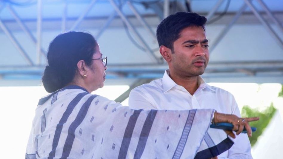 অশান্তির আশঙ্কা বাড়ছে, মমতা-অভিষেকে বাড়ির সামনে বাহিনী মোতায়েনের নির্দেশ দিল কমিশন অশান্তির আশঙ্কা বাড়ছে, মমতা-অভিষেকে বাড়ির সামনে বাহিনী মোতায়েনের নির্দেশ দিল কমিশন