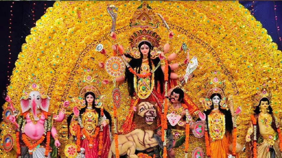 আসানসোলে দীর্ঘ প্রতীক্ষার অবসান ঘটিয়ে খুলল ঐতিহাসিক দুর্গা মন্দির আসানসোলে দীর্ঘ প্রতীক্ষার অবসান ঘটিয়ে খুলল ঐতিহাসিক দুর্গা মন্দির