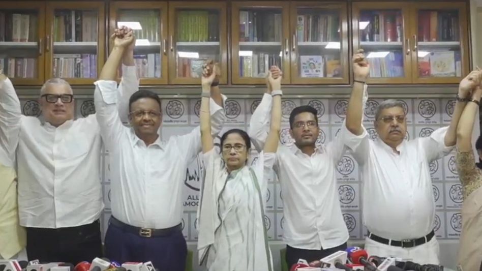ভরাডুবির পর কি তবে বঙ্গে নতুন সমীকরণ, এবার ইন্ডিয়া জোটকে শক্তিশালী করার ডাক মমতার! ভরাডুবির পর কি তবে বঙ্গে নতুন সমীকরণ, এবার ইন্ডিয়া জোটকে শক্তিশালী করার ডাক মমতার!