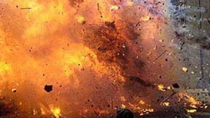 Murshidabad Bomb Blast Today: পুলিশের ভয়ে মজুত বাজি সরাতে গিয়ে বিস্ফোরণ, মুর্শিদাবাদে দু’হাত খুইয়ে হাসপাতালে যুবক