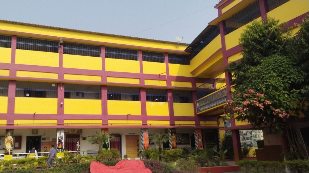 একই স্কুলে ৯ জন মেধাতালিকায়, রায়গঞ্জ সারদা বিদ্যামন্দিরে মেধার ছড়াছড়ি