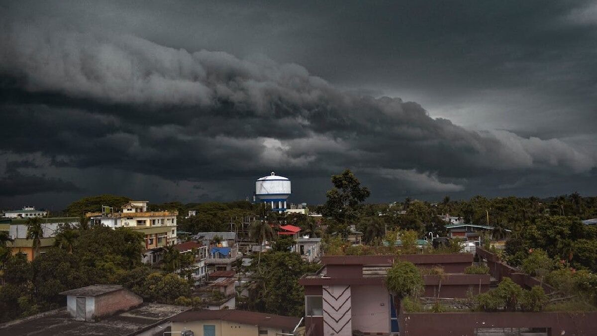 তীব্র কালবৈশাখীর দাপটে ভিজবে বাংলা, দক্ষিণবঙ্গের ছয় জেলায় জারি হলো অরেঞ্জ অ্যালার্ট