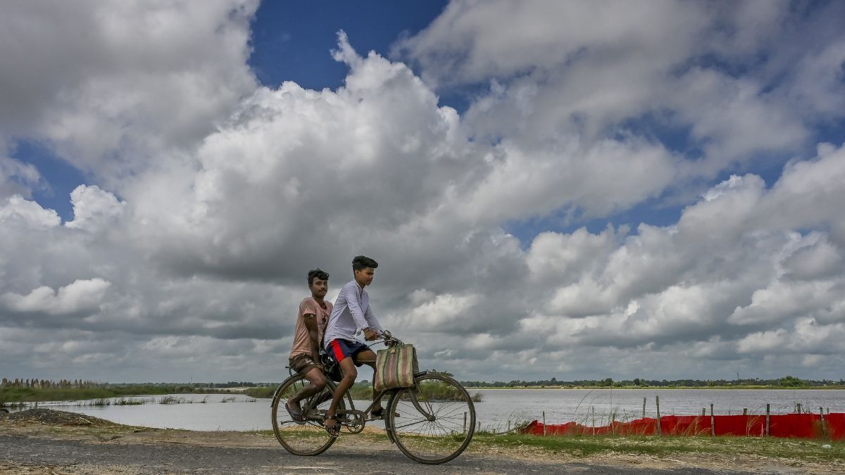 শনিবার দেশে বর্ষা ঢুকে যেতে পারে, ভারী বৃষ্টির সতর্কতা রাজ্যের ৫ জেলায়