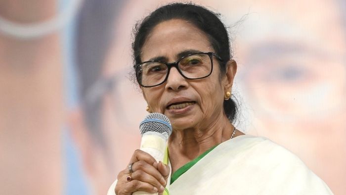 Mamata Banerjee Kalighat Meeting: ‘যাঁরা যাওয়ার তাঁরা যেতে পারেন’, হারের ধাক্কা সামলে দল পুনর্গঠনে কড়া বার্তা অভিমানী মমতার
