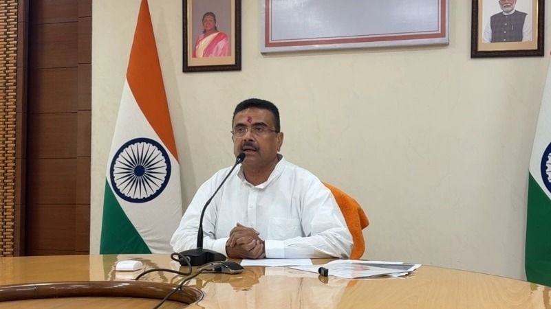 'অফিসারদের আর তুমি তুমি নয়', প্রথম প্রশাসনিক বৈঠকেই 'মমতার রীতি' ভাঙলেন শুভেন্দু