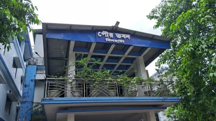 দিনহাটায় পুরসভার দুর্নীতির অভিযোগ, TMC নেত্রী মৌমিতা গ্রেফতার, প্রাক্তন পুরপ্রধানের বাড়িতে তল্লাশি