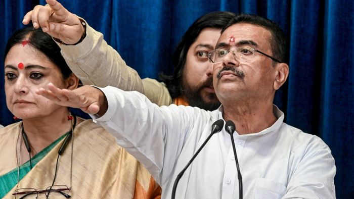 অভিষেক বন্দ্য়োপাধ্যায় সহ তৃণমূলের ৪ নেতার নামে বিস্ফোরক তোপ দাগলেন মুখ্যমন্ত্রী শুভেন্দু অধিকারী