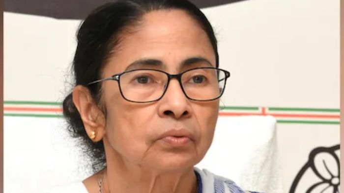 রাজ্য খুইয়ে দিল্লিকে নিশানা মমতার?