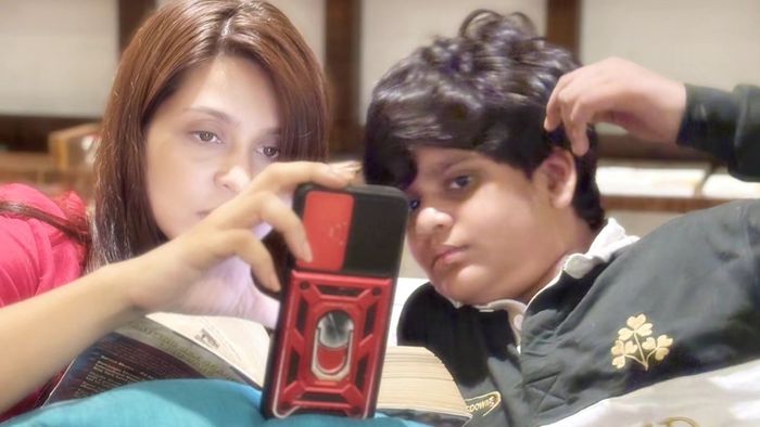 ছেলে সহজের সঙ্গে প্রিয়াঙ্কা (ছবি: ফেসবুক)