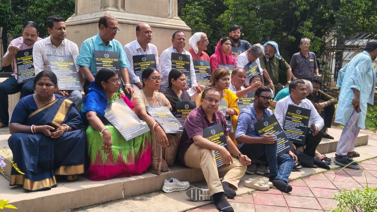 ক্ষমতা হারিয়ে ঘর ভাঙছে তৃণমূলের? প্রথম প্রতিবাদ কর্মসূচিকে মাত্র ৩৫ বিধায়ক