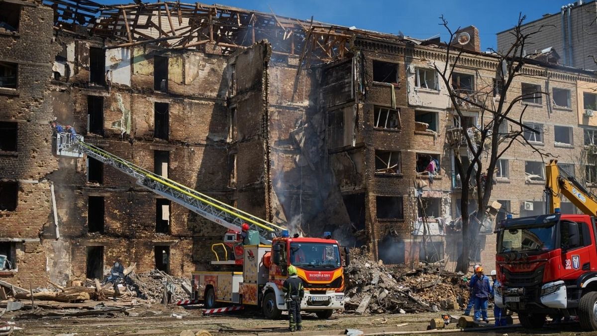 Russia Attacks Ukraine Kyiv: ফের ইউক্রেনে ভয়াবহ হামলা রাশিয়ার, কিভে আছড়ে পড়ল মারণাস্ত্র ‘ওরেসনিক’