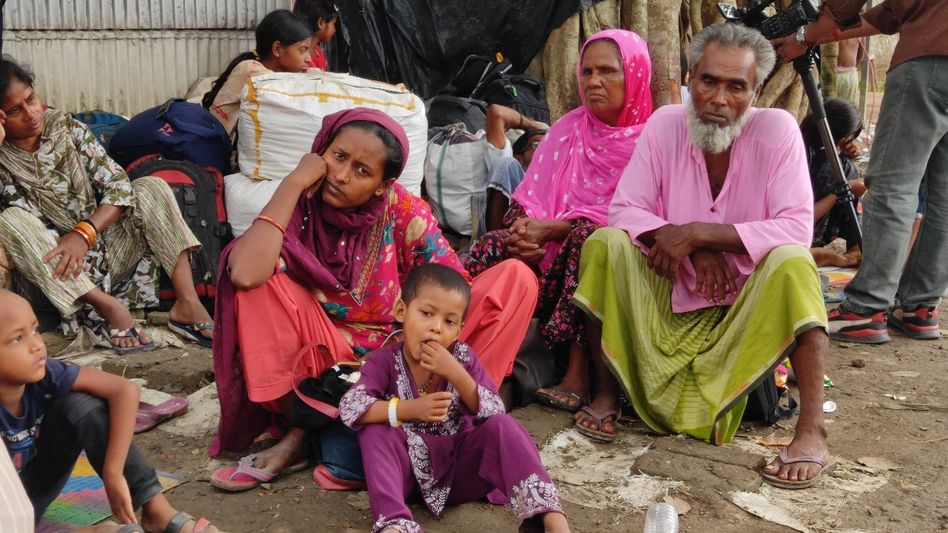 'ভেরিফিকেশন ছাড়া বর্ডার ক্রস করানো যায় না', হাকিমপুর চেকপোস্ট নিয়ে বলল বাংলাদেশ উপ-হাইকমিশন 'ভেরিফিকেশন ছাড়া বর্ডার ক্রস করানো যায় না', হাকিমপুর চেকপোস্ট নিয়ে বলল বাংলাদেশ উপ-হাইকমিশন